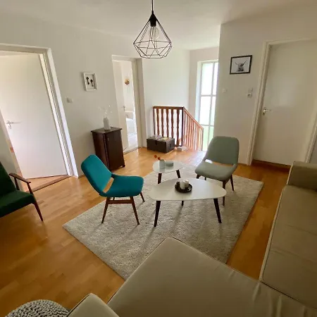 Kertvarosi Rigo Pihenohaz Feriehus